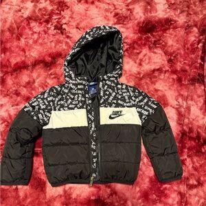 Nike Black and White Zip-Up Jacket 3T